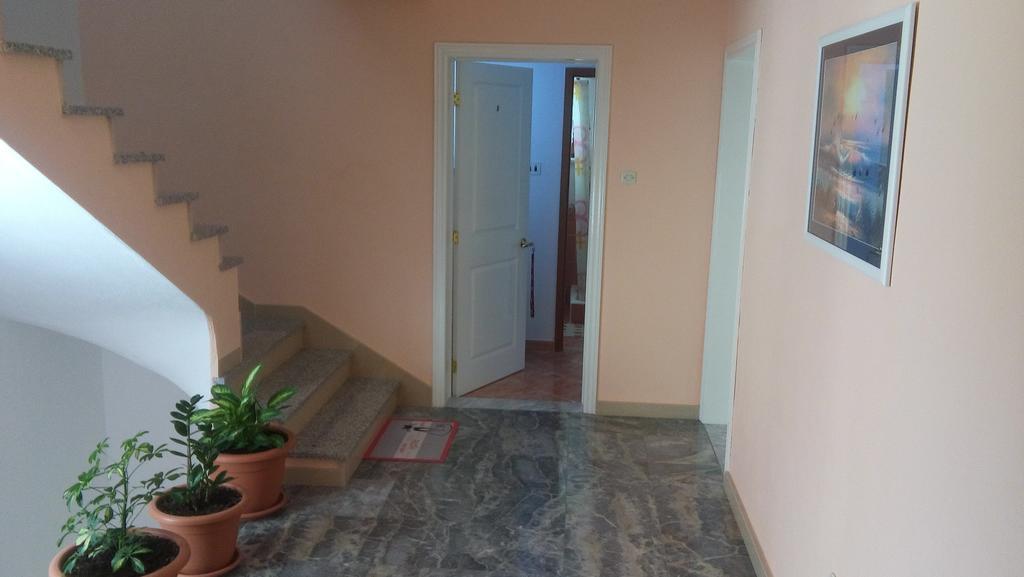 Apartments Erceg Omiš Eksteriør billede