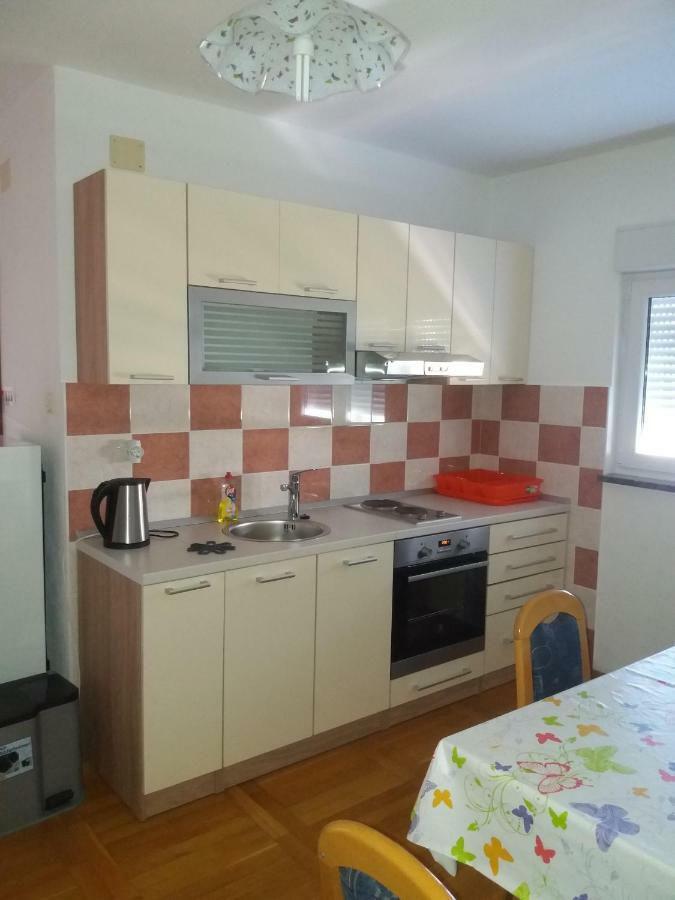 Apartments Erceg Omiš Eksteriør billede