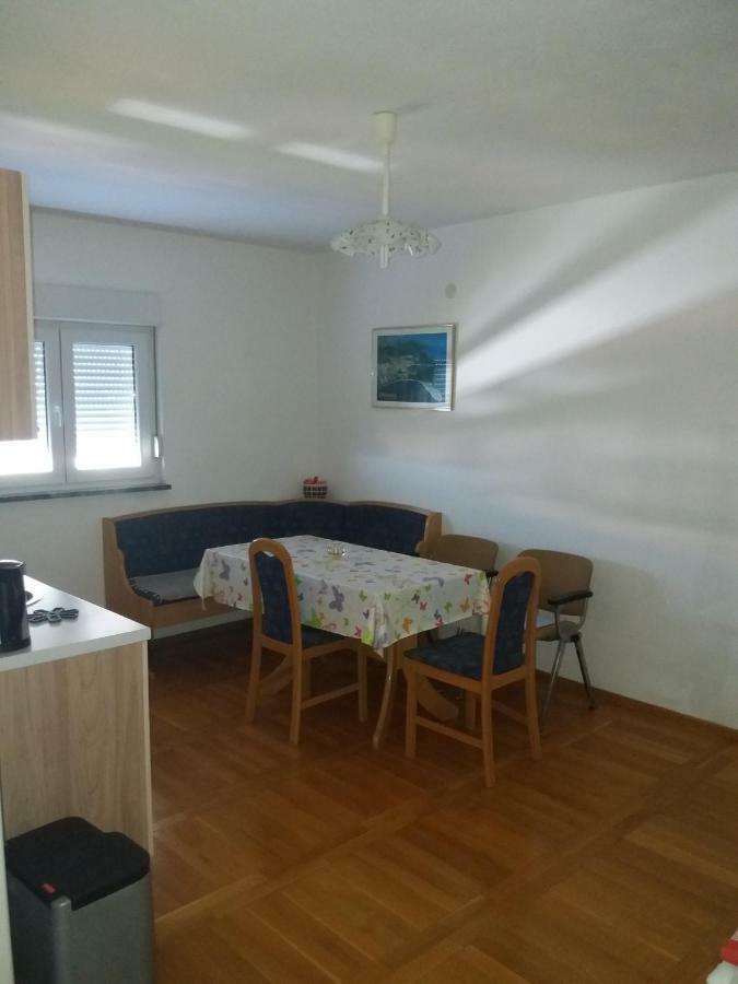 Apartments Erceg Omiš Eksteriør billede
